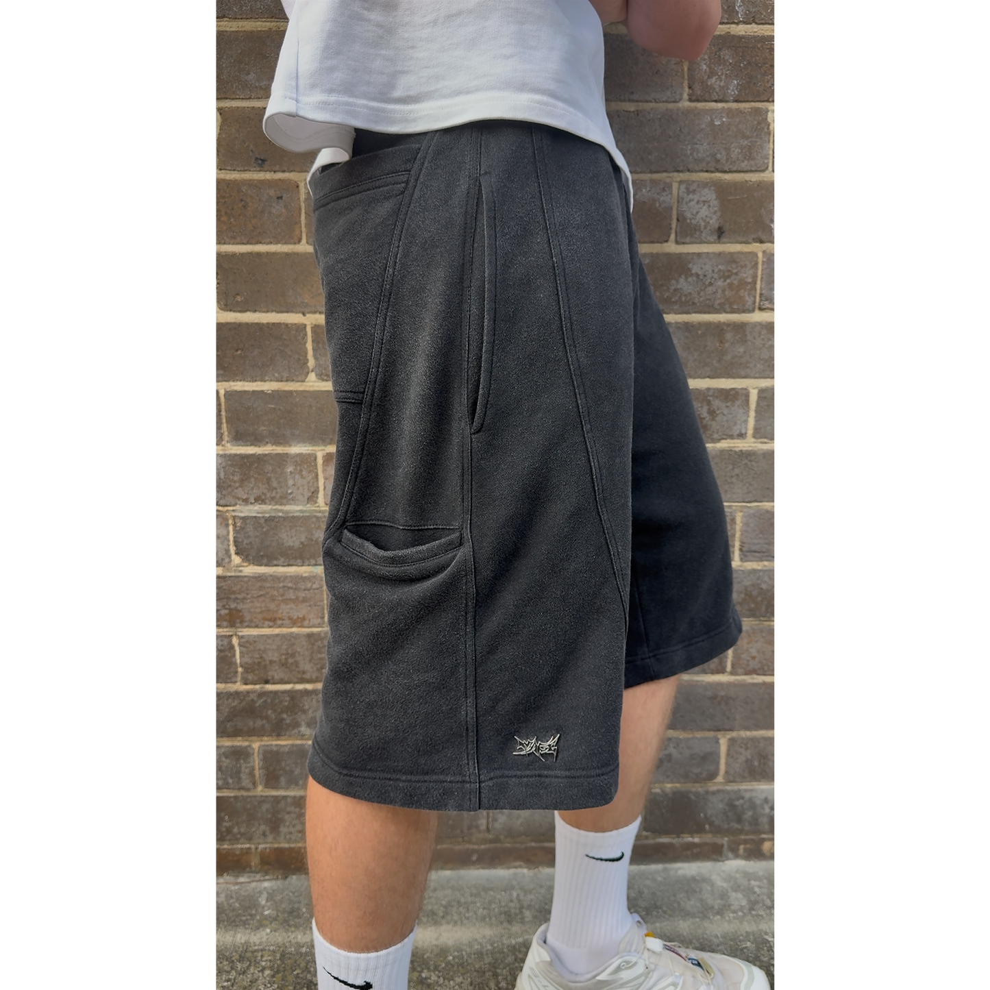 Noir Shorts