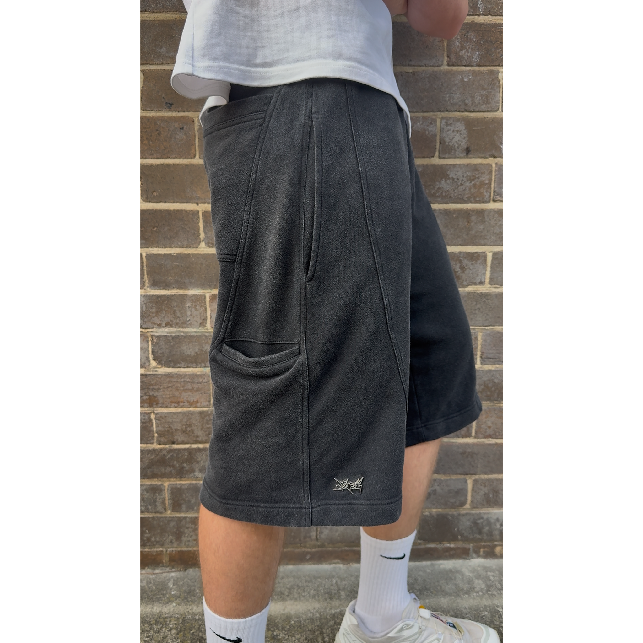 Noir Shorts